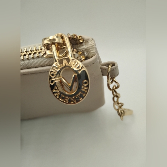 Valentino Orlandi Cream Pouch Keychain with Gold Accent BNWOT - Picture 3 of 5